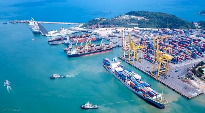 nganh cang bien logistics gap kho doanh nghiep van tang truong khung hinh 1