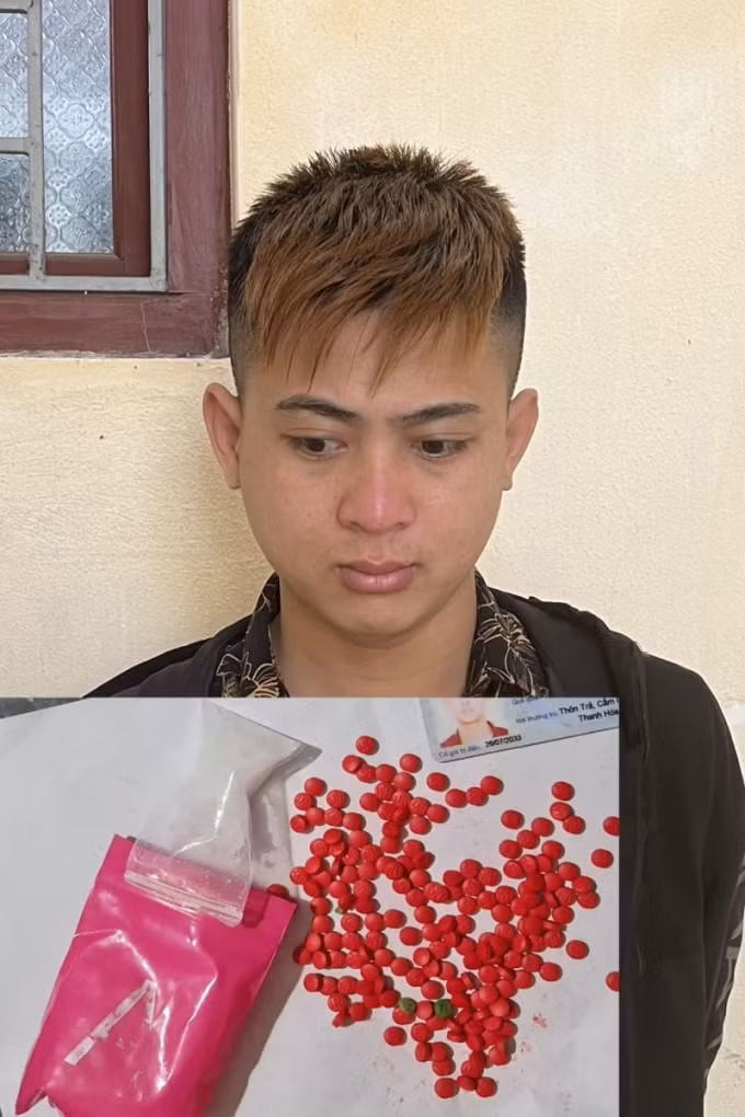 bat doi tuong mua ma tuy da va 188 vien hong phien ve choi hinh 1