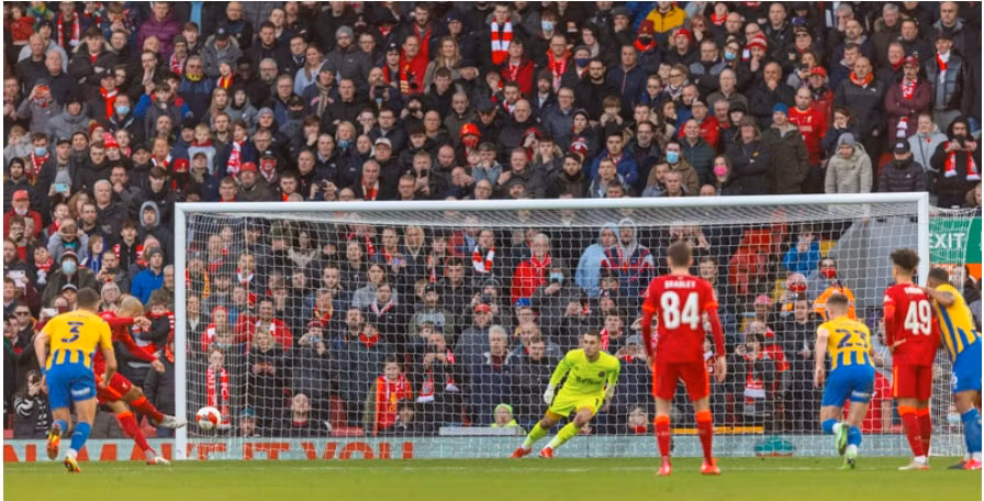 fabinho toa sang liverpool loi nguoc dong o fa cup hinh 6