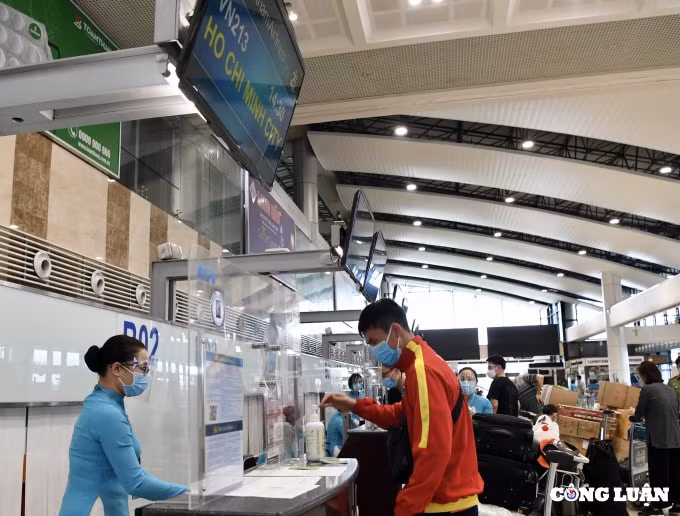 van tai hanh khach lo e dip cao diem tet nguyen dan nham dan 2022 hinh 4