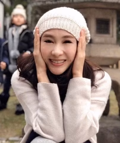 de nhat my nhan tvb le tu gay soc voi khuon mat do cung hinh 3