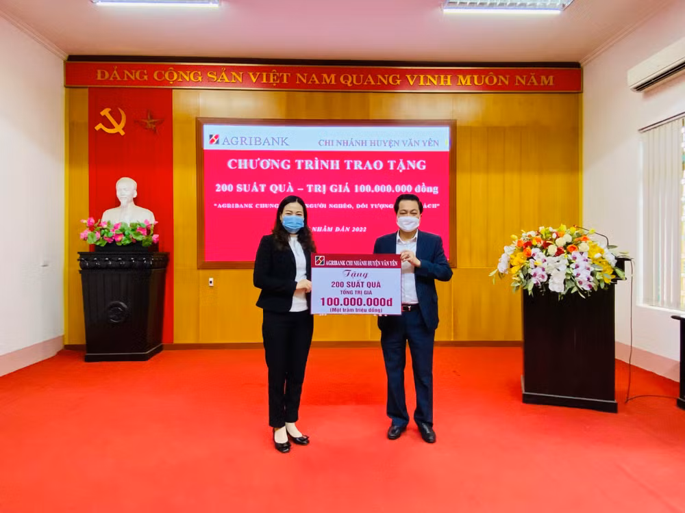 mua xuan yeu thuong o van yen hinh 2