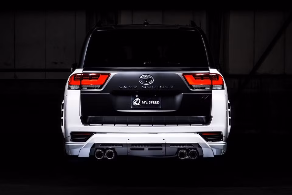 kham pha mau xe toyota land cruiser so huu goi do bodykit cua hang mz speed hinh 5