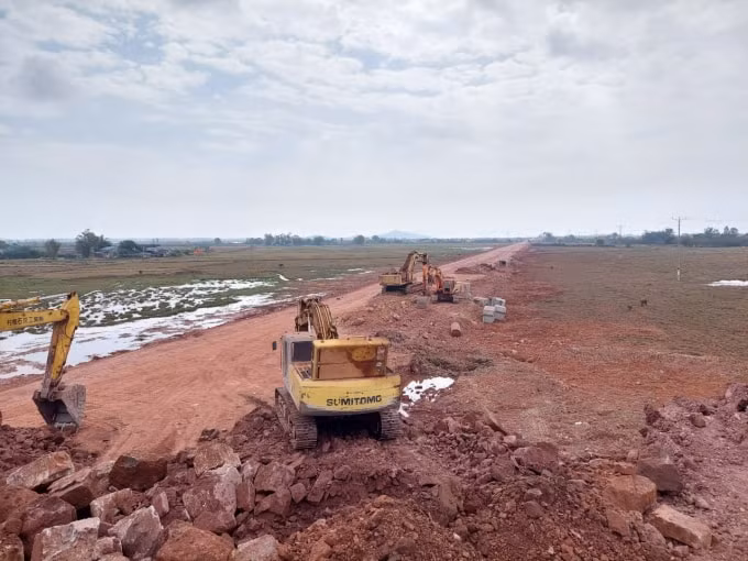 thanh pho mong cai quang ninh nhieu nganh kinh te dat toc do tang truong cao hinh 2