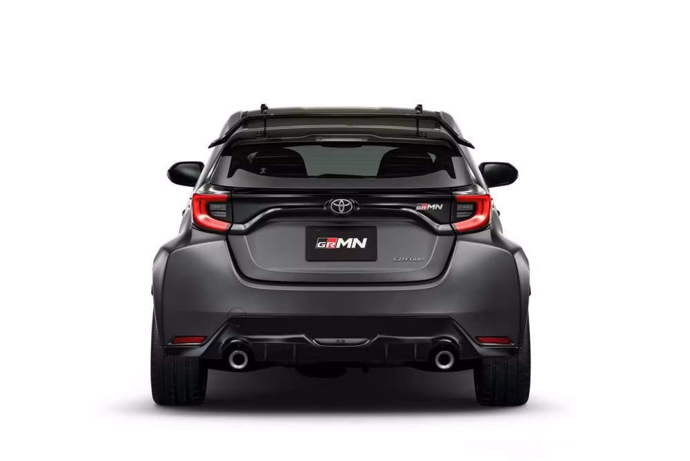 toyota grmn yaris ra mat tai nhat ban gia tu 64100 usd hinh 2