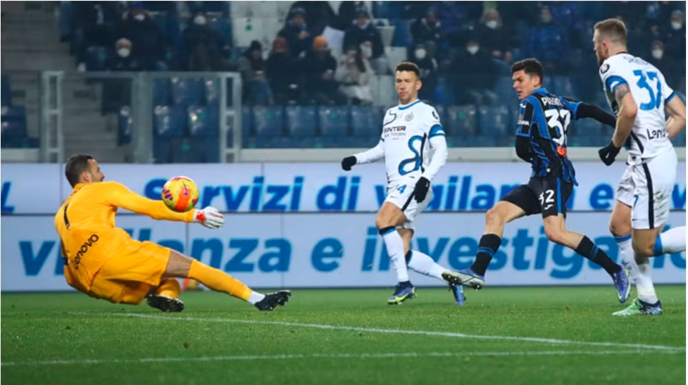 inter milan bat phan thang bai voi atalanta o vong 22 serie a hinh 2