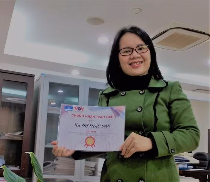 khen thuong nhieu nha bao tai cuoc thi nang cao kien thuc dua tin ve bao luc voi phu nu va tre em gai hinh 1