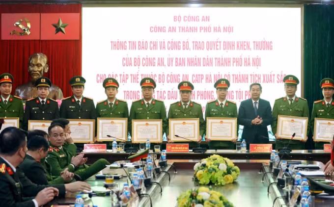 kham pha nhanh 5 vu cuop dac biet nghiem trong cong an ha noi duoc khen thuong hinh 1