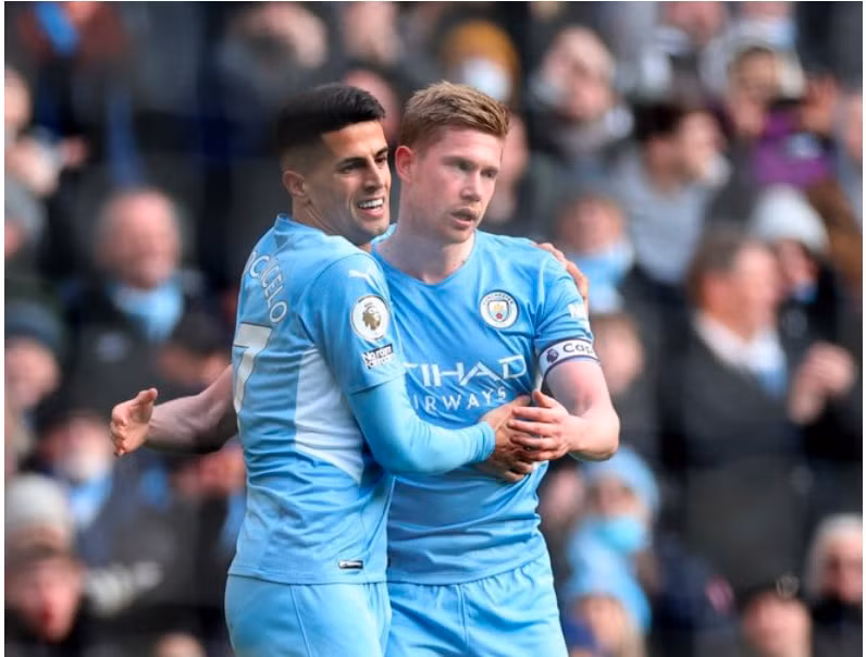 de bruyne lap cong lon giup man city ha guc chelsea hinh 2