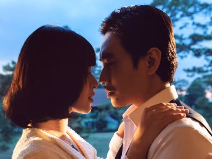 kieu minh tuan va nhung man khoa moi ngot ngao ben ban dien nu hinh 6