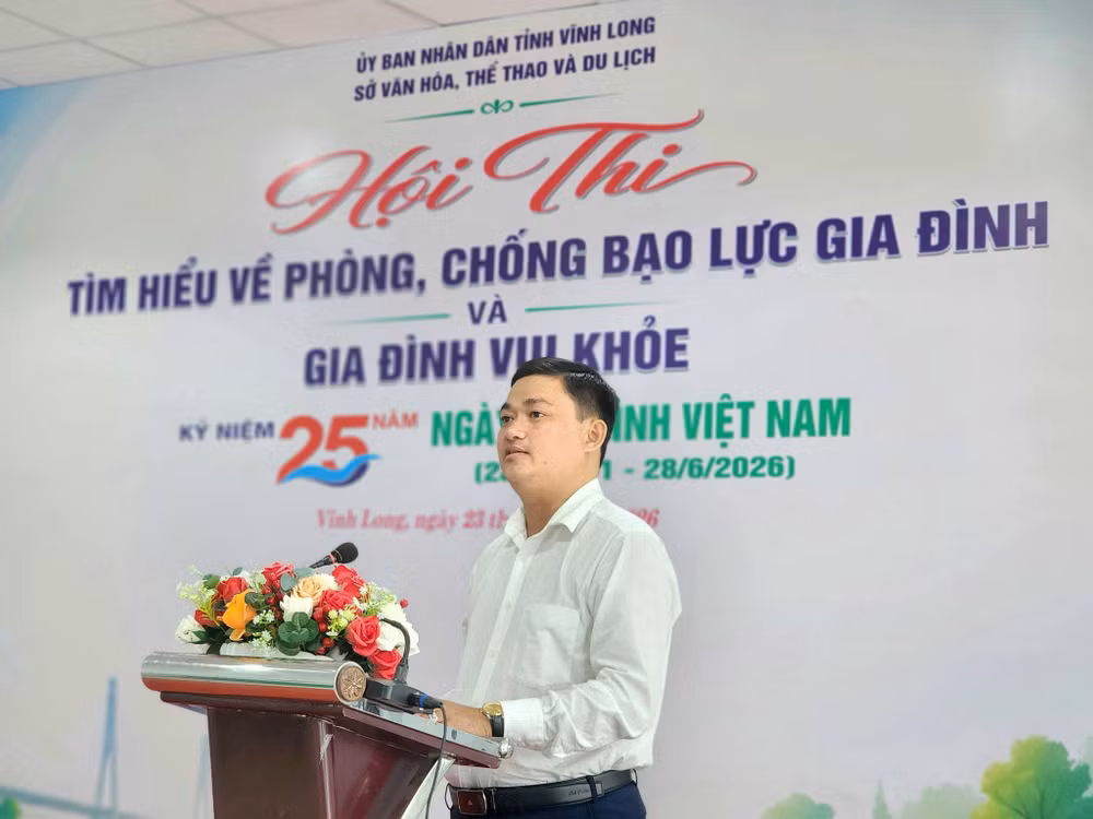 Ông Trần Công Khánh, Phó Giám đốc Sở Văn hóa, Thể thao và Du lịch phát biểu khai mạc Hội thi