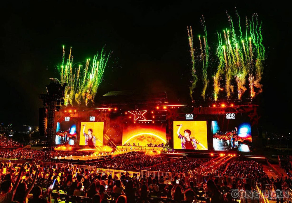 Concert quy mô lớn tạo nên sức hút về du lịch, gia tăng chi phí khác kèm theo. clo_br_anh.jpg