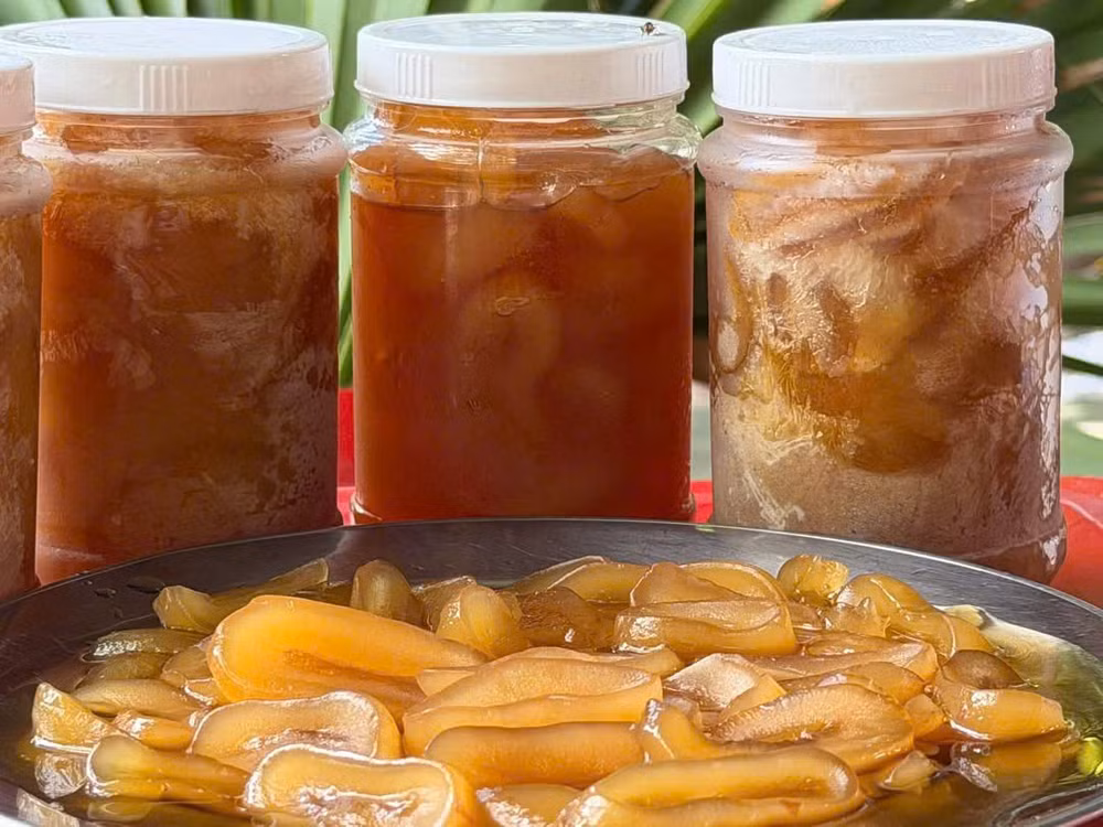 Bánh bò thốt nốt cùng với thốt nốt rim một trong những đặc sản trứ danh của vùng đất An Giang (Ảnh:Trí Trần)
