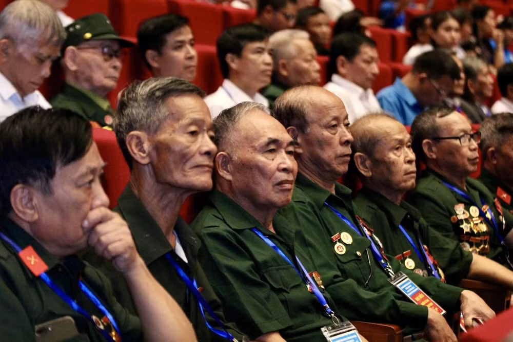 nguoi-co-cong20241027113129-17307998685691593101413.jpg