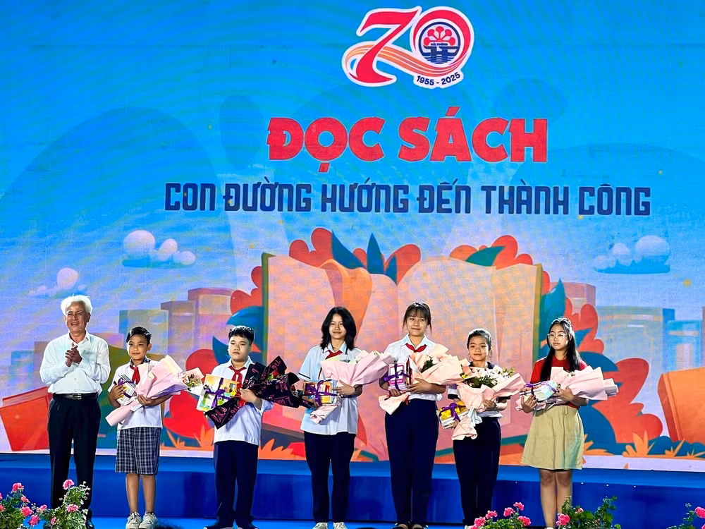 z6521902756994_fceb0a32db588fdcd9e71f3c31123216.jpg