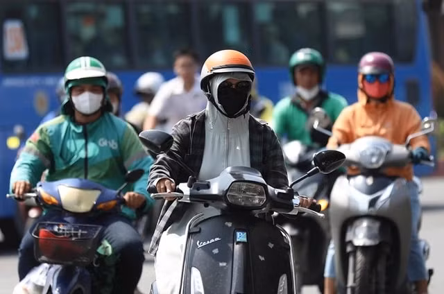 Ngày 17/4, cả nước có nắng nóng diện rộng, có nơi trên 37 độ. Ảnh: Ngọc Dương
