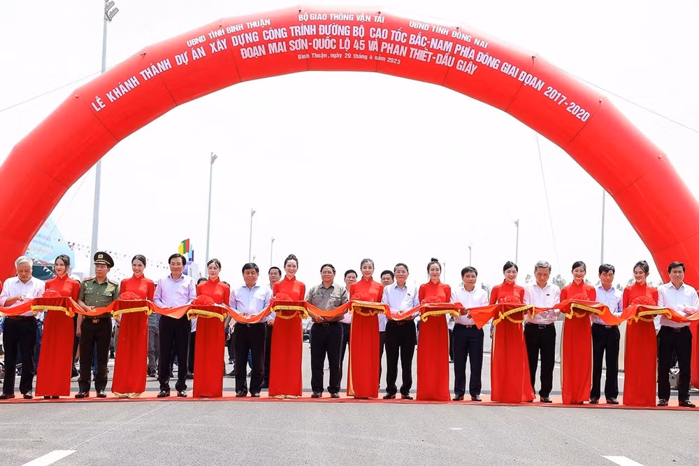 thong-xe-2-du-an-cao-toc-bac-nam-mai-son-quoc-lo-45-phan-thiet-dau-giay-20230429122424.jpg