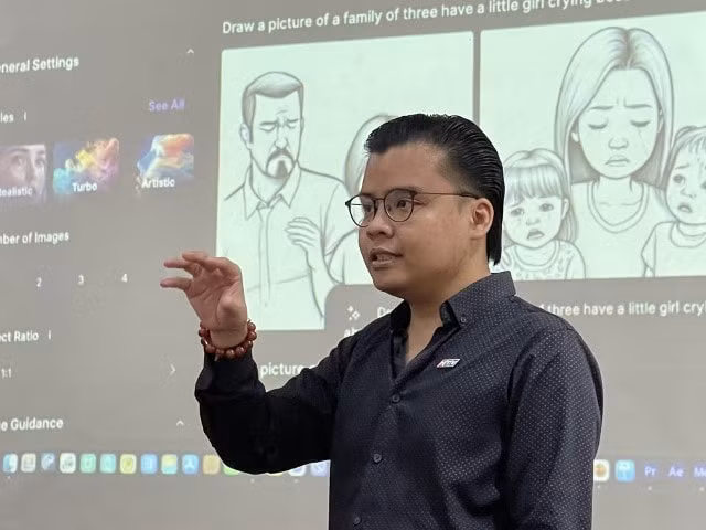 Nhà báo Ngô Trần Thịnh tham gia giảng dạy tại tập huấn 'Ứng dụng AI, chat GPT trong tác nghiệp báo chí'. Ảnh: NVCC