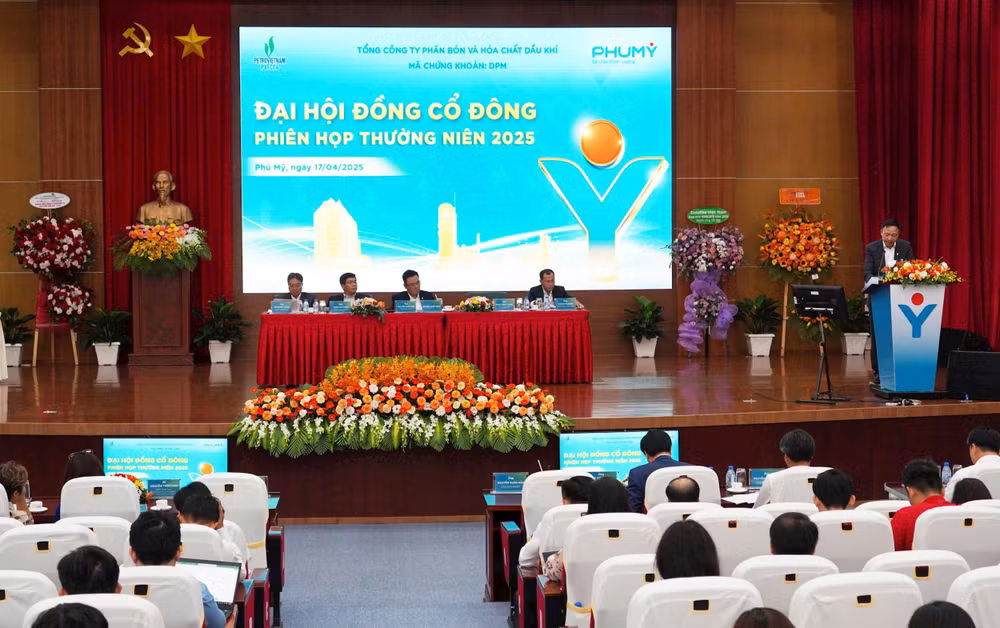 Toàn cảnh phiên họp (2)