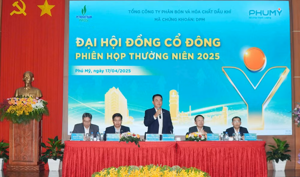 Đoàn Chủ tịch điều hành phiên họp