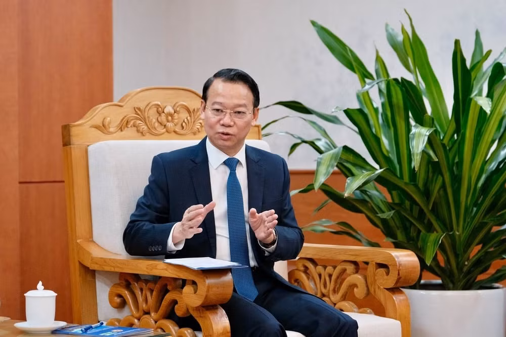 Bộ trưởng Bộ Nông nghiệp và Môi trường Đỗ Đức Duy chia sẻ về định hướng tăng trưởng xanh của Việt Nam. Ảnh: Quỳnh Chi. 
