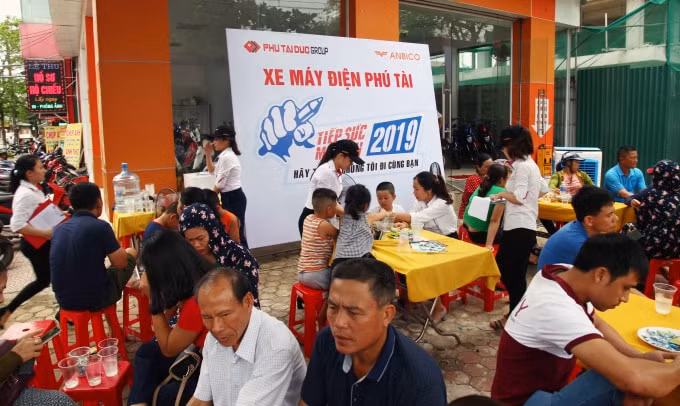 Tập đoàn Phú Tài Đức Group đã huy động gần 60 cán bộ nhân viên hỗ trợ phía ngoài kỳ thi THPT lần này