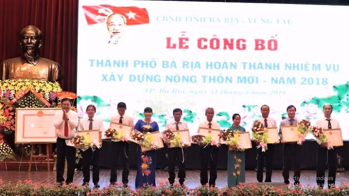 Các tập thể, cá nhân có nhiều đóng góp cho TP.Bà Rịa hoàn thành nhiệm vụ xây dựng nông thôn mới năm 2018