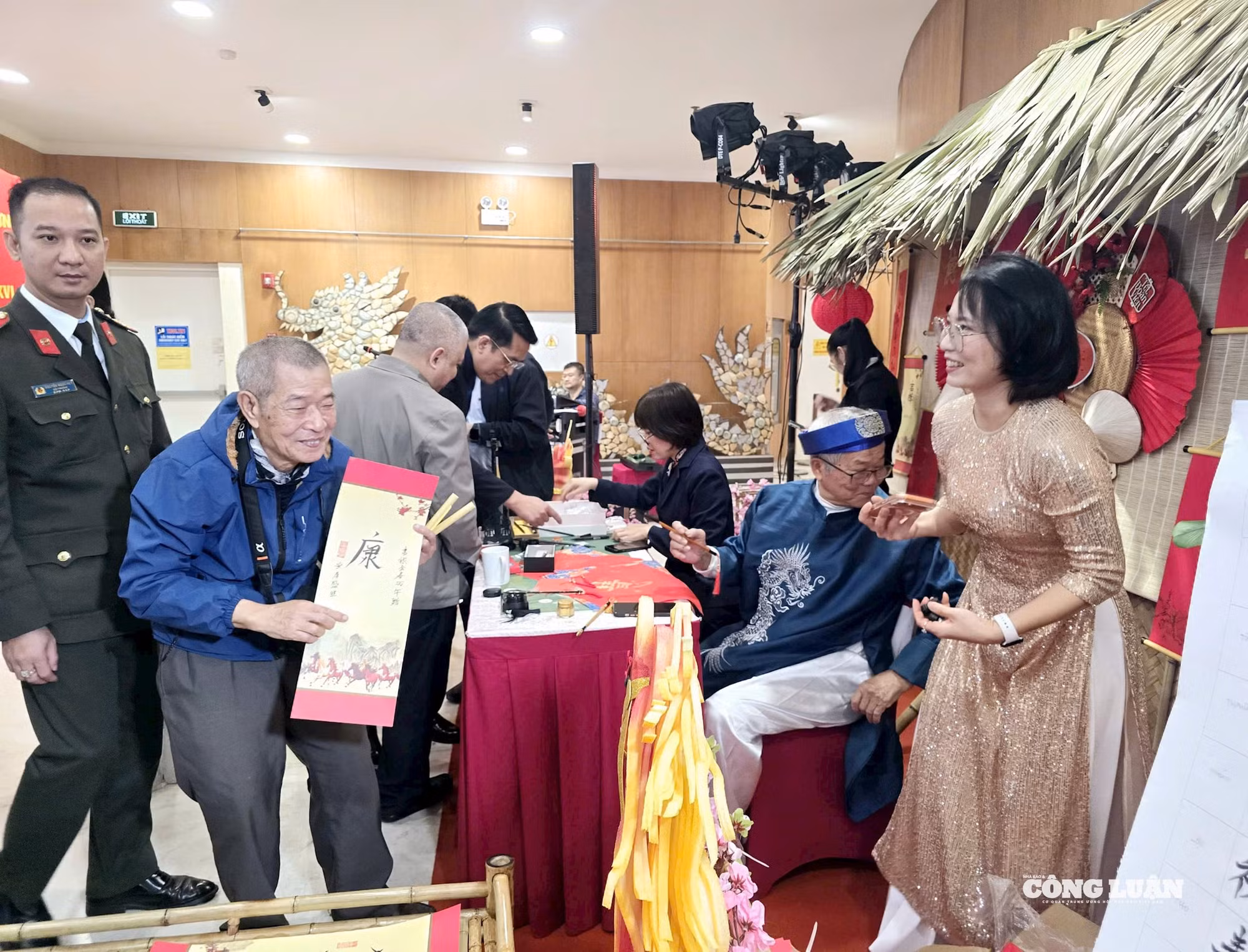 4-hoi-bao-xuan-quang-ninh.jpg