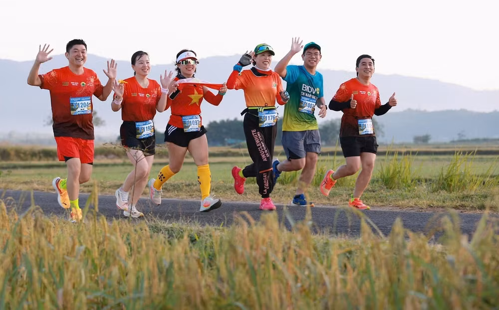 gia lai hon 1000 van dong vien danh thuc vung que chu pah thong qua giai half marathon 2024 hinh 8