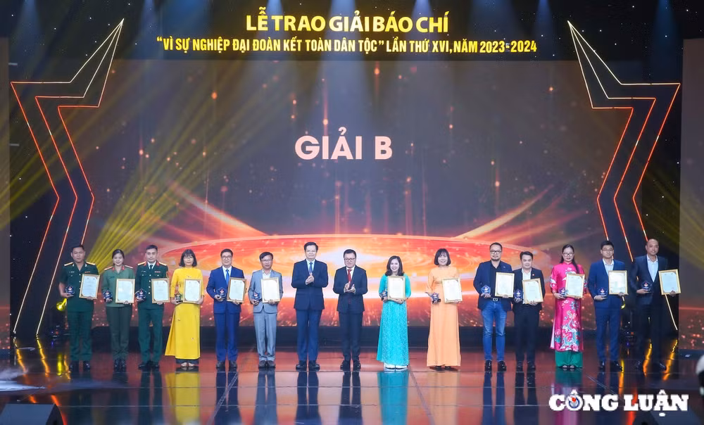 giai bao chi vi su nghiep dai doan ket toan dan toc vinh danh nhung tac pham an tuong co vu phat huy tinh than doan ket hinh 4