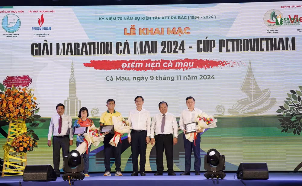 pv gas tiep tuc toa sang tai giai marathon ca mau 2024 cup petrovietnam hinh 1
