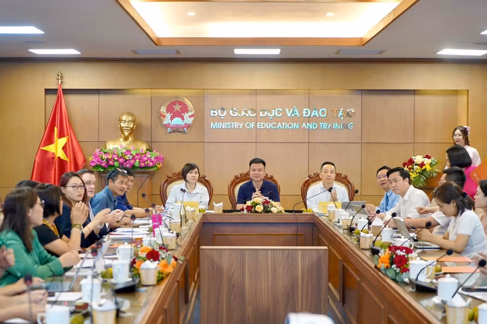 hop bao thong tin ve giai bao chi toan quoc vi su nghiep giao duc viet nam nam 2024 hinh 1