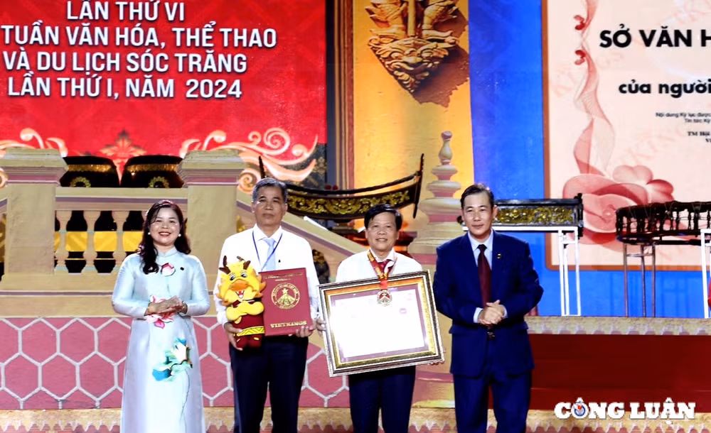 soc trang khai mac le hoi ooc om boc dua ghe ngo nam 2024 hinh 2