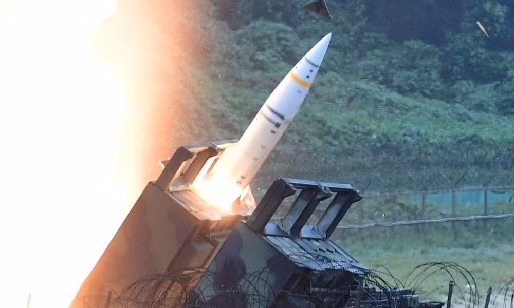 vi sao ukraine duoc bat den xanh tan cong tam xa nga va tiep theo la gi hinh 1