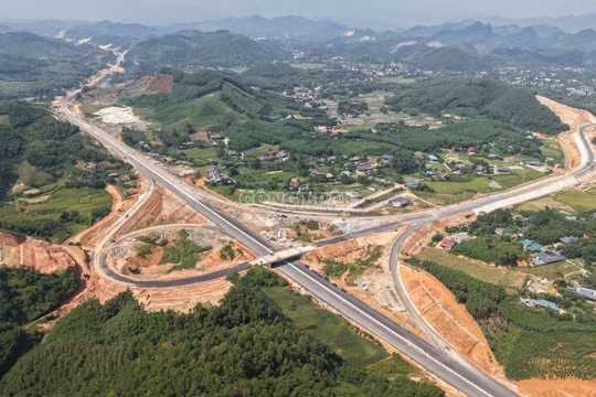 Băng rừng, vượt núi mở đường cao tốc Tuyên Quang - Hà Giang