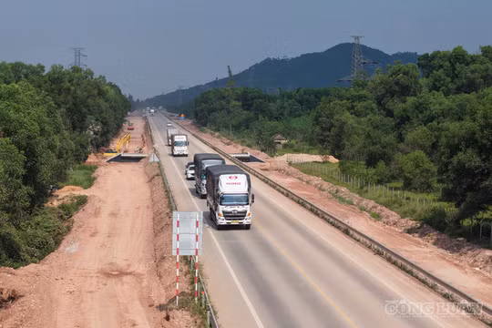 Cao tốc Cam Lộ - La Sơn được đề xuất tạm dừng khai thác vào ban đêm