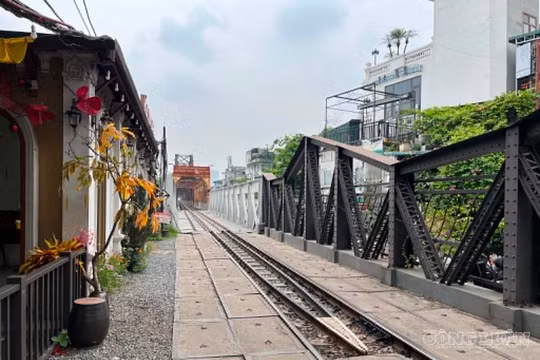 Bảo đảm tiến độ thi công, sửa chữa cầu Long Biên