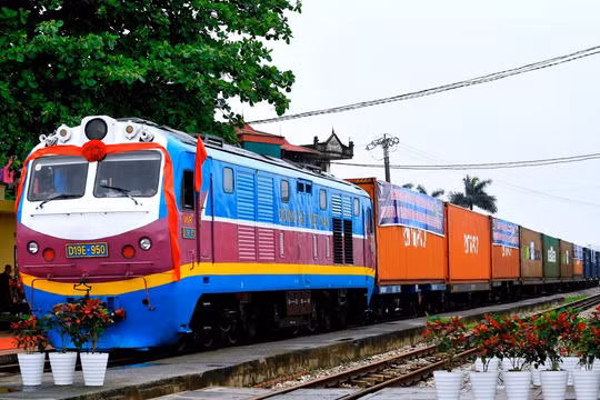 Chuyển đổi công năng một số tuyến đường sắt hiện có, giao địa phương quản lý