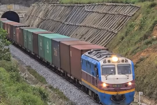 Vận hành thử hầm đường sắt Khe Nét trên tuyến Bắc - Nam