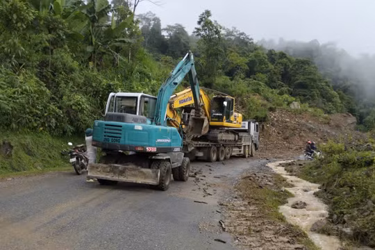 Phân luồng từ xa, khắc phục sạt lở các tuyến giao thông Tây Bắc