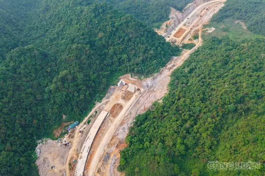Giữ nhịp công trường, mở đường cao tốc đầu tiên đến Cao Bằng