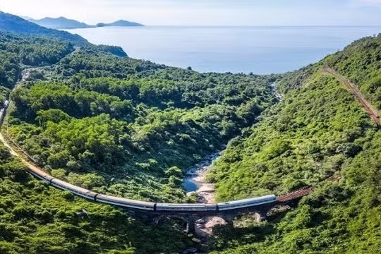 Hai hành trình bằng tàu hỏa Việt Nam lọt top trải nghiệm đường sắt thế giới