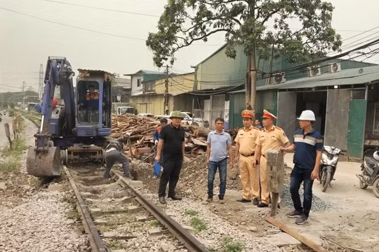 Tiếp tục xóa bỏ 255 lối đi tự mở nguy hiểm qua đường sắt