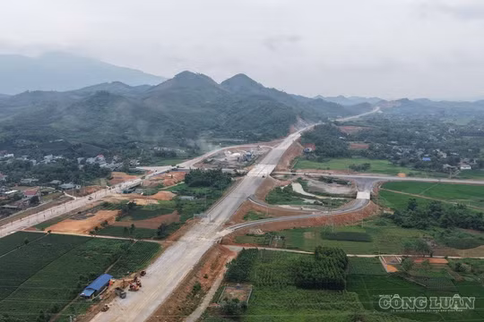 Cao tốc Tuyên Quang - Hà Giang chạy đua về đích