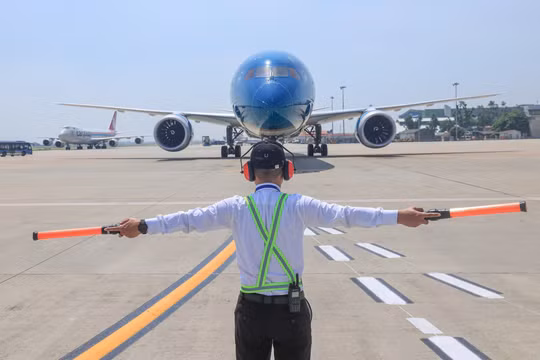 Ứng phó với nắng nóng, bảo đảm an toàn bay