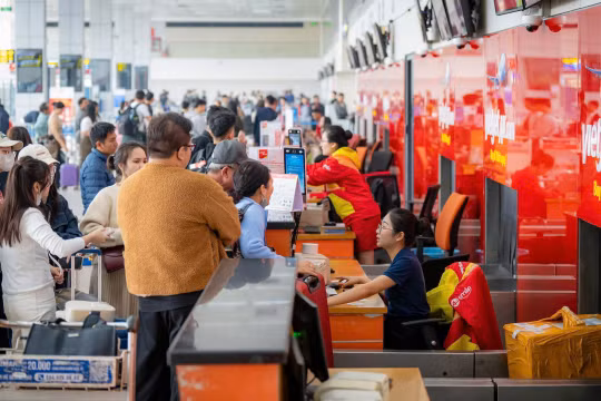 Hành khách đi máy bay không được mang quá 2 sạc dự phòng