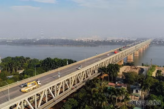 Phương tiện phục vụ dịch vụ công ích được phép đi qua cầu Thăng Long