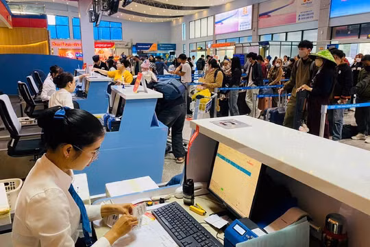 Trên 1.100 chuyến bay thông qua cảng hàng không Đồng Hới dịp hè