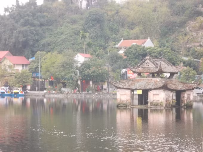 ngam chua thay thanh binh tinh mich trong mua hoi hinh 2