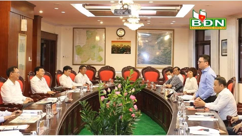 day manh tuyen truyen dua hinh anh thien nhien con nguoi dak nong den voi ban be ca nuoc va quoc te hinh 2
